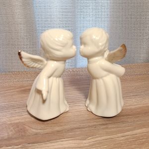 Vtg Kissing Angels Porcelain Salt and Pepper Shakers Gilt White Porcelain Cosmos